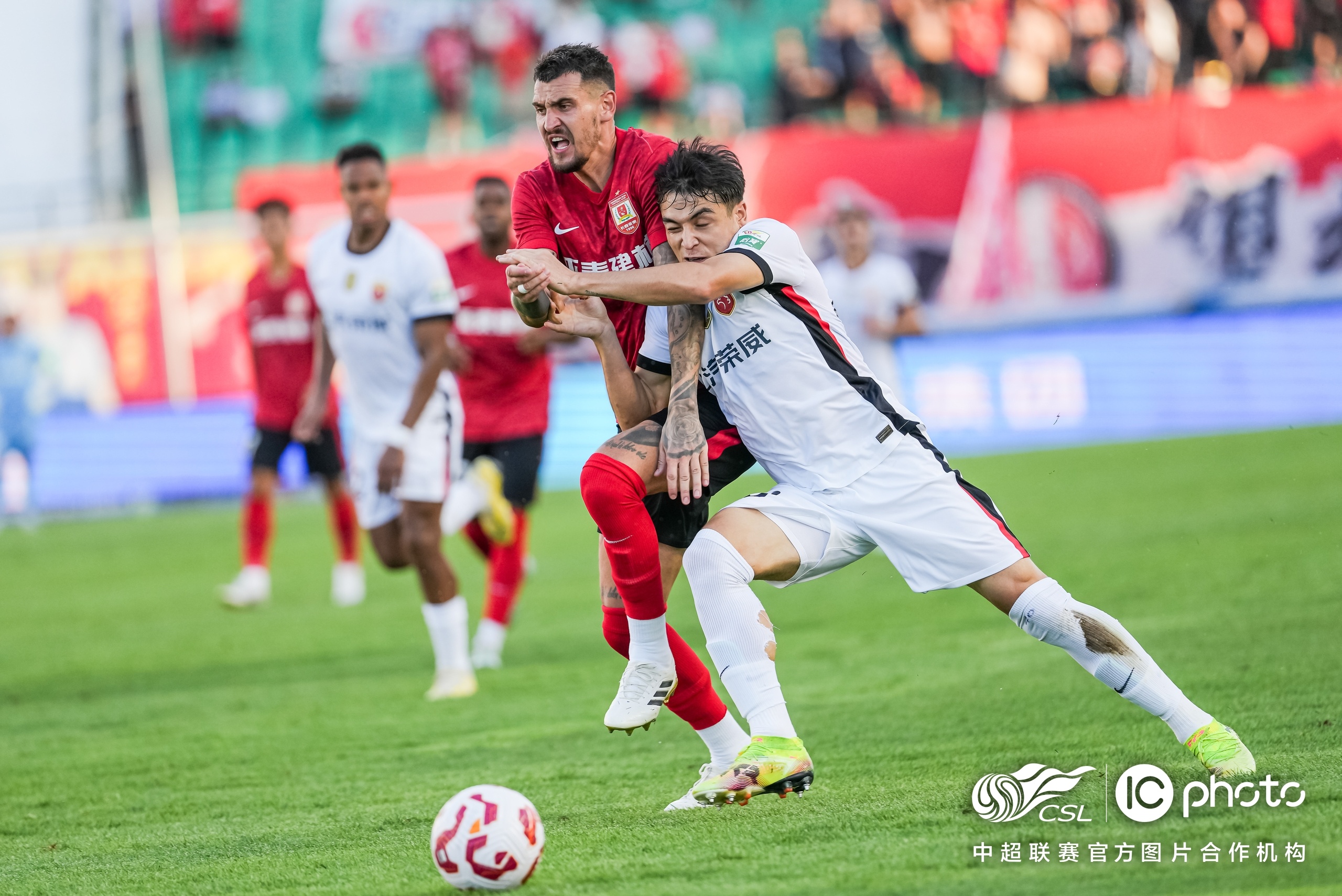 今晨新疆广汇门线救险——亚冠节点到来,赛场秩序良好,控场能力受关注的简单介绍 今晨新疆广汇门线救险——亚冠节点到来,赛场秩序良好,控场能力受关注的简单介绍